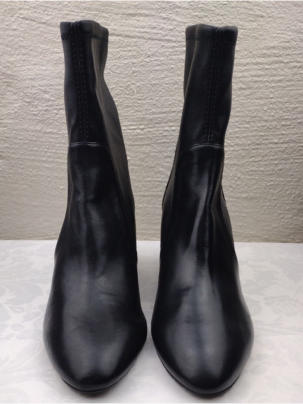 Stuart Weitzman Yuliana Black Leather Panel Upper Almond Toe Heeled Ankle Boot - Picture 2 of 15